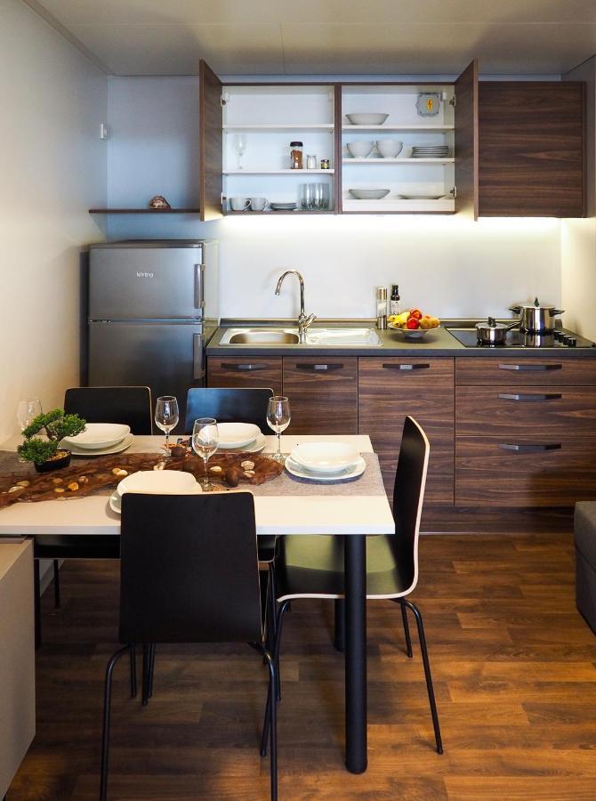 Lux Camp - Mobile Homes In Bi Village فاجانا المظهر الخارجي الصورة