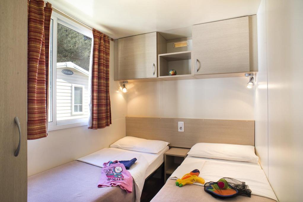 Lux Camp - Mobile Homes In Bi Village فاجانا المظهر الخارجي الصورة