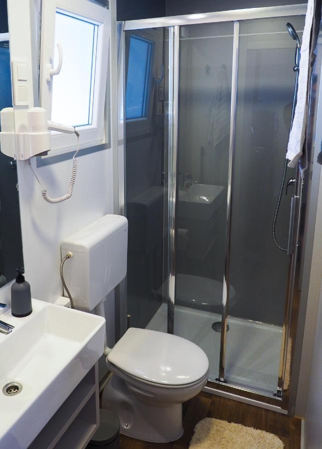 Lux Camp - Mobile Homes In Bi Village فاجانا المظهر الخارجي الصورة