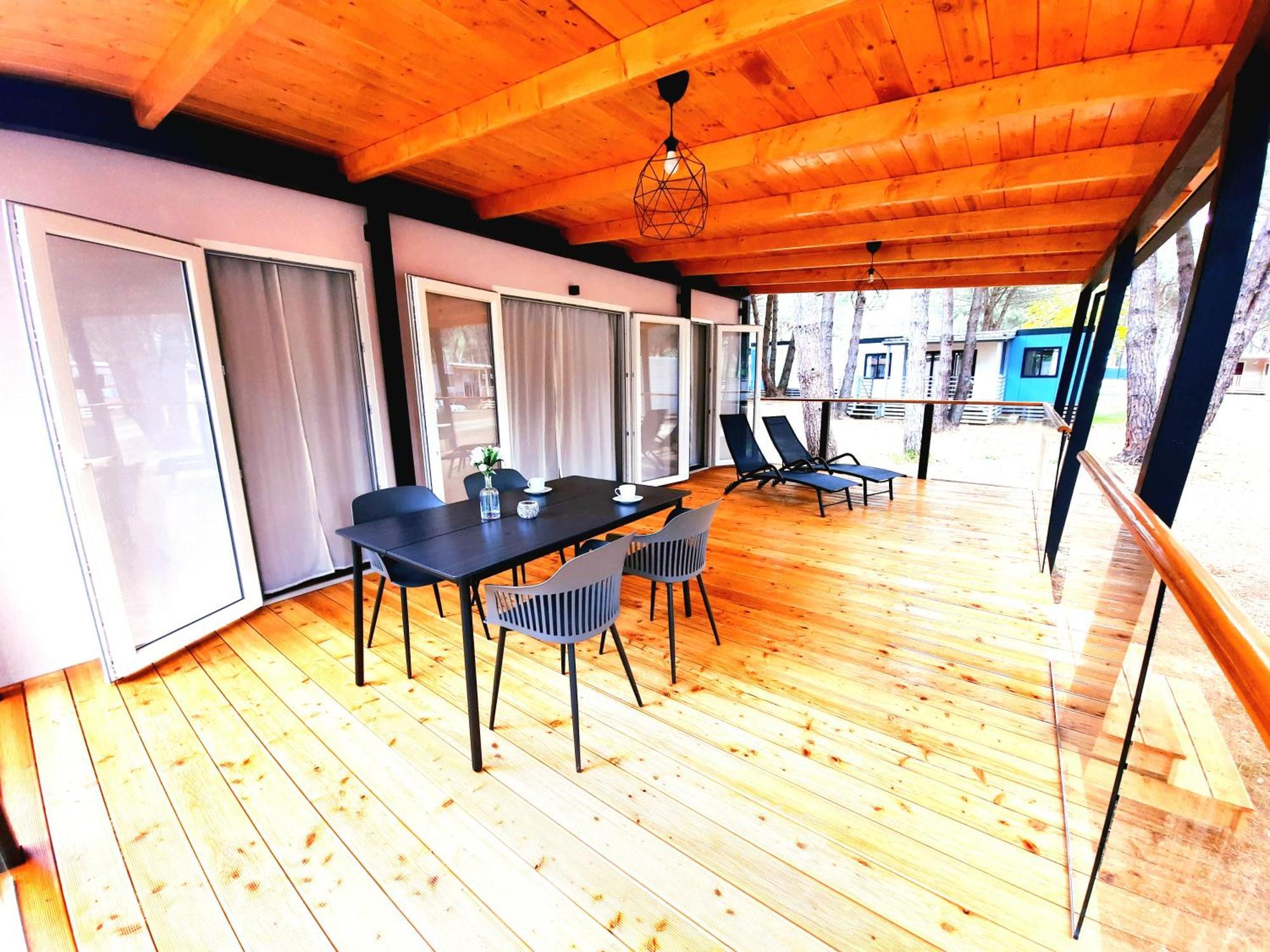 Lux Camp - Mobile Homes In Bi Village فاجانا الغرفة الصورة